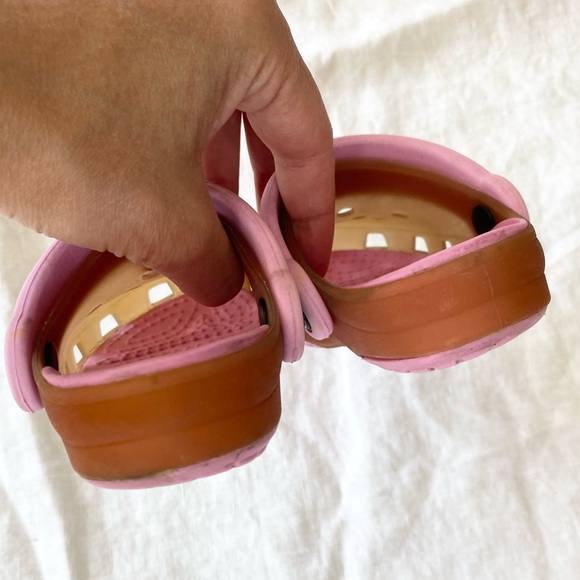 CROCS Toddler Classic Clog in Girls Translucent Gummy Pink Slip On Mule - Picture 14 of 15